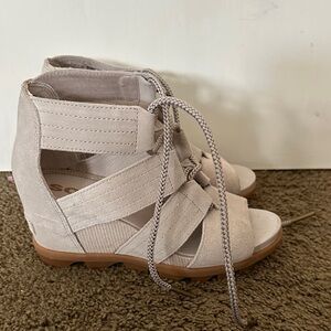 Sorel Women's Light Grey Wedge Sandals